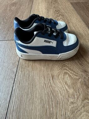 Puma Kids Navy Blue and White Low-Top Sneakers